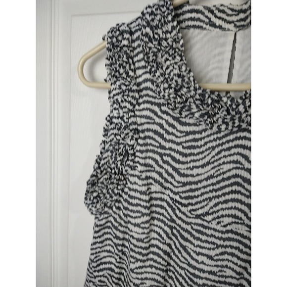 $ French Connection Black White Zebra Lined Ruffled Trim Keyhole Tank. Size 2 - Picture 3 of 7